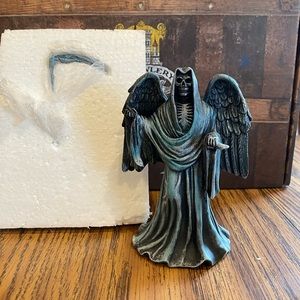 CLOSET CLOSING❗️ Wizarding trunk grave angel